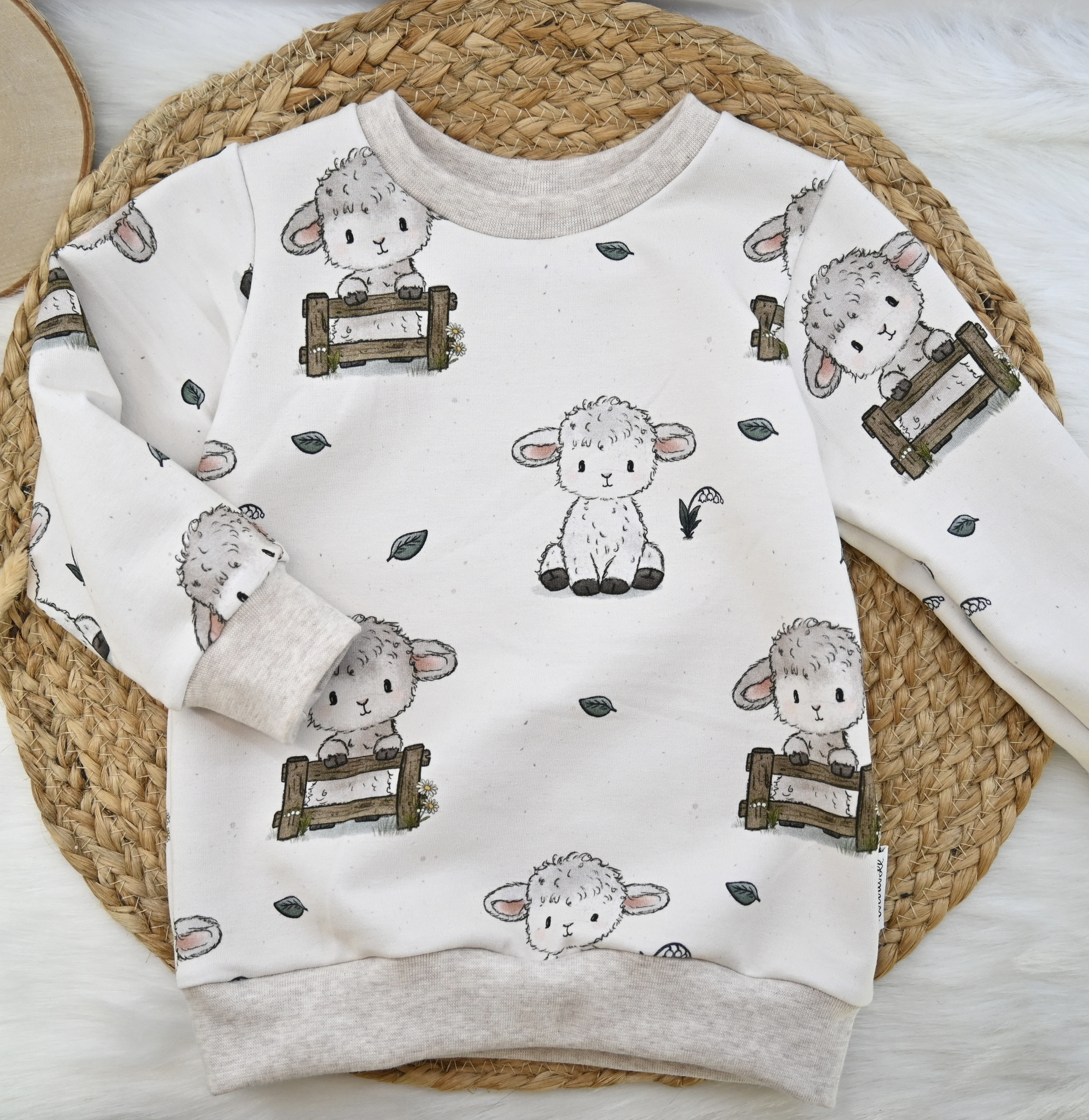 Sweater "Lamm", Gr. 80 von wärtvoll handmade - Handgemacht in der Schweiz