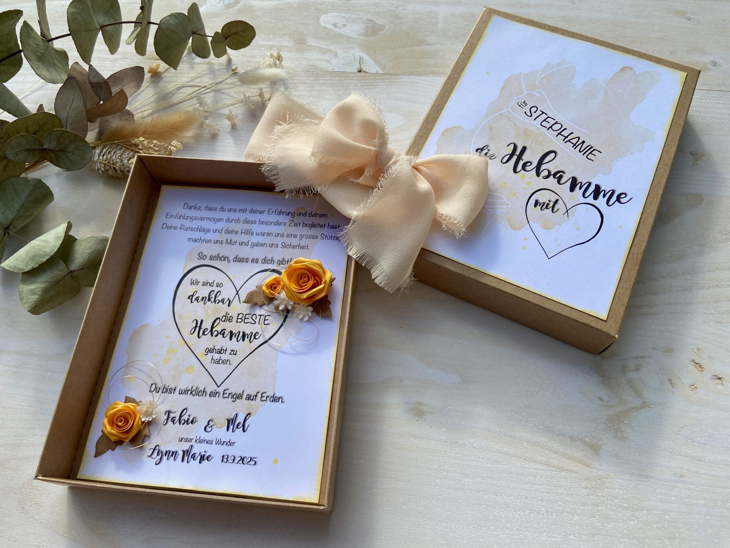 Beste Hebamme personalisiertes Danke-Geschenk gelb von MANNIGFALTIG - Handgemacht in der Schweiz